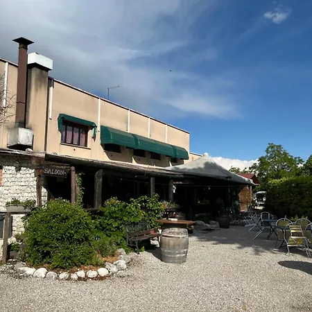 Agriturismo Al Ranch Farm stay Castello d'Aviano