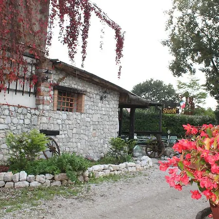 Agriturismo Al Ranch Farm stay Castello d'Aviano